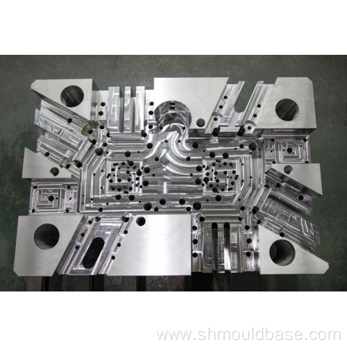 Die-cast hardware mold base processing